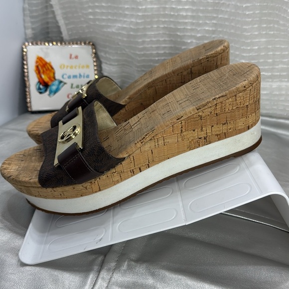 (O) Michael Kors Women's Platform Wedge Sandals
Cork Brown, Size 9 M - Picture 4 of 11